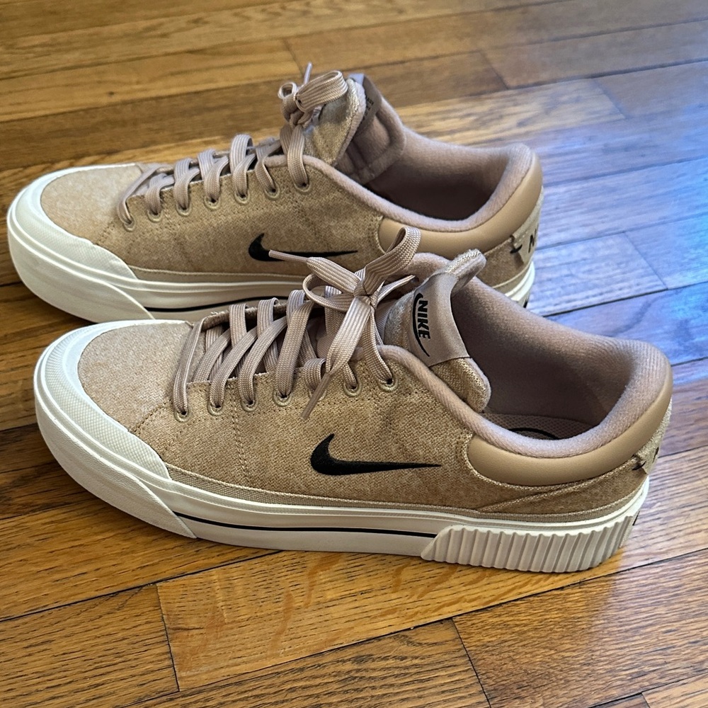 Nike Court Legacy Lift Size 10.5